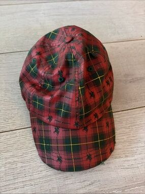 Sleighyonce hat nwot distressing factory red green like new one size cotton tart
